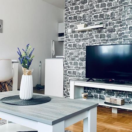 Dream Rental Pirot Apartman Exterior photo